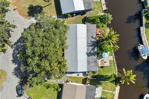 2446 SW Hideaway Ln, Stuart, FL 34994 - Photo 7