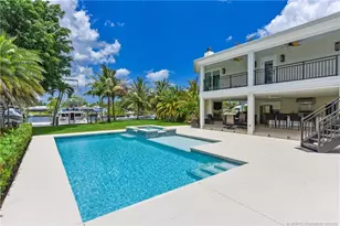 1374 NW Coconut Point Ln, Stuart, FL 34994 - Photo 9