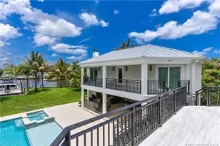 1374 NW Coconut Point Ln, Stuart, FL 34994 - Photo 31