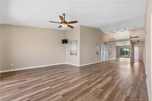 3206 S Lakeview Cir, Fort Pierce, FL 34949 - Photo 7