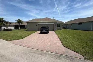 10395 SW Landry Ln SW, Port Saint Lucie, FL 34987 - Photo 5