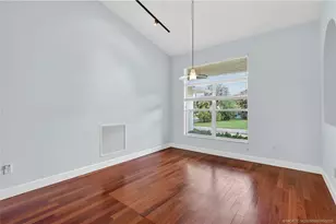 814 SW 29th St, Palm City, FL 34990 - Photo 13