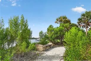 814 SW 29th St, Palm City, FL 34990 - Photo 5