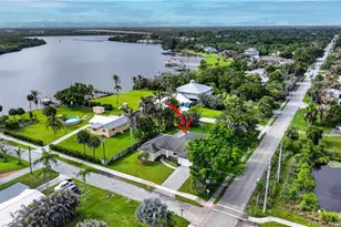 814 SW 29th St, Palm City, FL 34990 - Photo 1