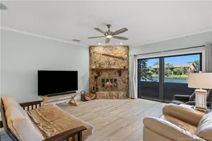 102 SE Crestwood Cir, Stuart, FL 34997 - Photo 21
