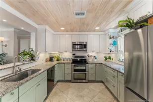1466 NE Silver Maple Way, Jensen Beach, FL 34957 - Photo 11