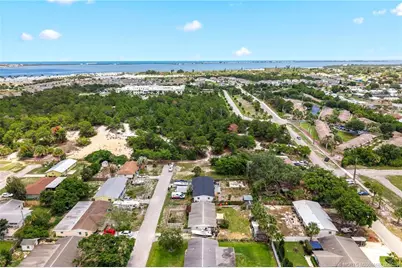 1466 NE Silver Maple Way, Jensen Beach, FL 34957 - Photo 43
