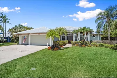 4220 SE Rainbows End, Stuart, FL 34997 - Photo 3
