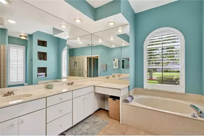 671 SE Pin Oak Terrace, Stuart, FL 34997 - Photo 29