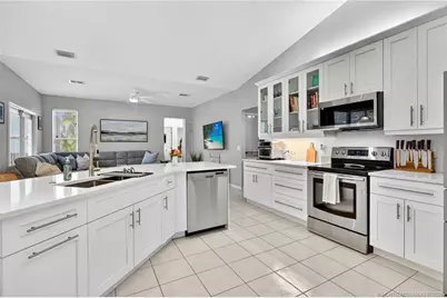 671 SE Pin Oak Terrace, Stuart, FL 34997 - Photo 5