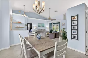 671 SE Pin Oak Terrace, Stuart, FL 34997 - Photo 15