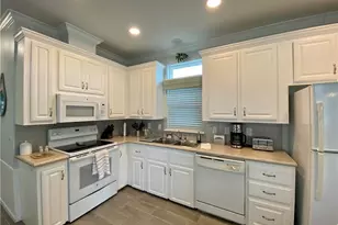 142 NE Coastal Dr, Jensen Beach, FL 34957 - Photo 5