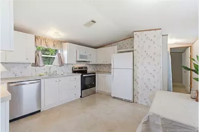 4646 SE Circle Way, Stuart, FL 34997 - Photo 5