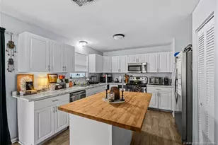 3248 SE Golden Gate Ave, Stuart, FL 34997 - Photo 5