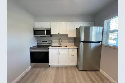 661 Hernando Street #4, Fort Pierce, FL 34949 - Photo 3