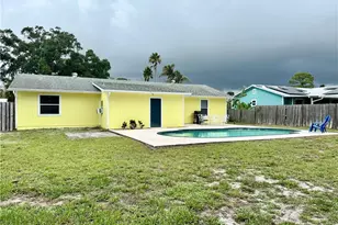 1725 NE Darlich Ave, Jensen Beach, FL 34957 - Photo 5