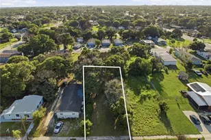 701 N 19th St, Fort Pierce, FL 34950 - Photo 1