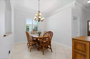 512 NW Sunflower Pl, Jensen Beach, FL 34957 - Photo 9