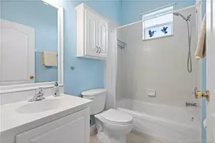 512 NW Sunflower Pl, Jensen Beach, FL 34957 - Photo 23