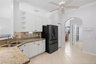 512 NW Sunflower Pl, Jensen Beach, FL 34957 - Photo 11
