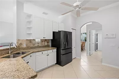 512 NW Sunflower Place, Jensen Beach, FL 34957 - Photo 11