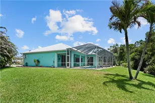 512 NW Sunflower Pl, Jensen Beach, FL 34957 - Photo 33