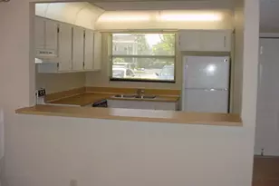 1290 SE Parkview Pl, Stuart, FL 34994 - Photo 3