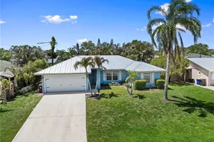 984 NW 16th Pl, Stuart, FL 34994 - Photo 1