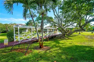 2950 SE Ocean Blvd, Stuart, FL 34996 - Photo 13