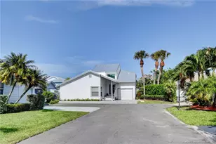 4061 NE Breakwater Dr, Jensen Beach, FL 34957 - Photo 3