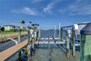 4061 NE Breakwater Dr, Jensen Beach, FL 34957 - Photo 97