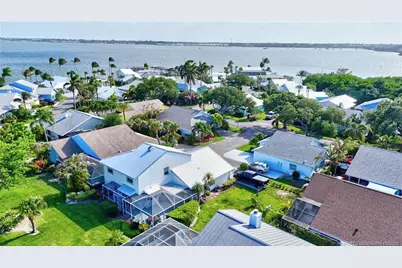 4061 NE Breakwater Drive, Jensen Beach, FL 34957 - Photo 9