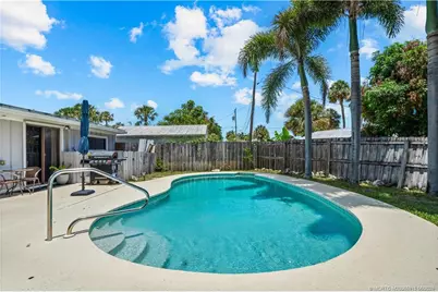 2495 NE Hickory Avenue, Jensen Beach, FL 34957 - Photo 5