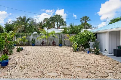 2495 NE Hickory Avenue, Jensen Beach, FL 34957 - Photo 35