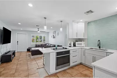 520 SE Dolphin Drive, Stuart, FL 34996 - Photo 9