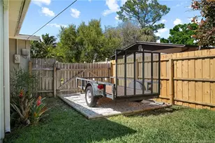 523 SE Dolphin Dr, Stuart, FL 34996 - Photo 49
