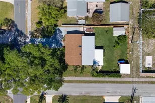 523 SE Dolphin Dr, Stuart, FL 34996 - Photo 51