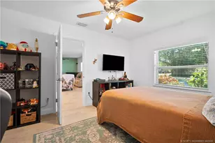 523 SE Dolphin Dr, Stuart, FL 34996 - Photo 31