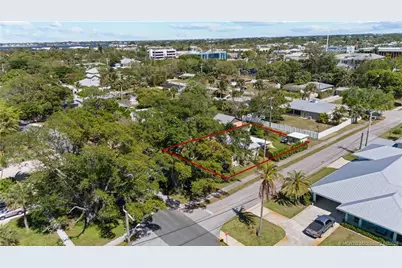 523 SE Dolphin Drive, Stuart, FL 34996 - Photo 9