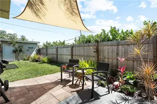 523 SE Dolphin Dr, Stuart, FL 34996 - Photo 41