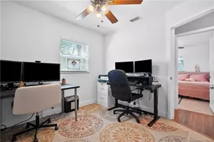 523 SE Dolphin Dr, Stuart, FL 34996 - Photo 33