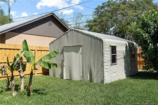 523 SE Dolphin Dr, Stuart, FL 34996 - Photo 47