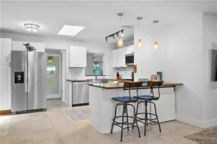 523 SE Dolphin Dr, Stuart, FL 34996 - Photo 17