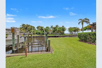 1910 NW Cove Circle, Stuart, FL 34994 - Photo 11
