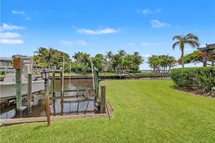1910 NW Cove Cir, Stuart, FL 34994 - Photo 11