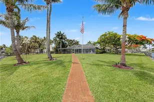 1910 NW Cove Cir, Stuart, FL 34994 - Photo 19