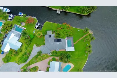 1910 NW Cove Circle, Stuart, FL 34994 - Photo 7