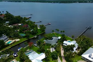 1910 NW Cove Cir, Stuart, FL 34994 - Photo 3