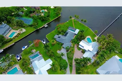 1910 NW Cove Circle, Stuart, FL 34994 - Photo 5