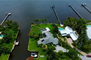 1910 NW Cove Cir, Stuart, FL 34994 - Photo 3